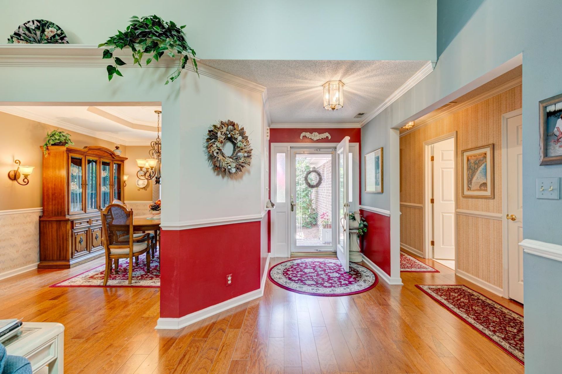 466 Country Club Dr. Photo 5
