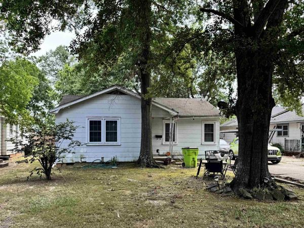 211 W Lynn Street , Stuttgart, AR 72160