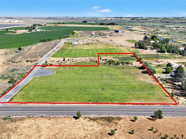 10310 NE Road 7 , Moses Lake, WA 98837