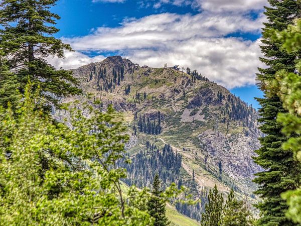202 Hidden Lake Loop, Olympic Valley, CA 96146