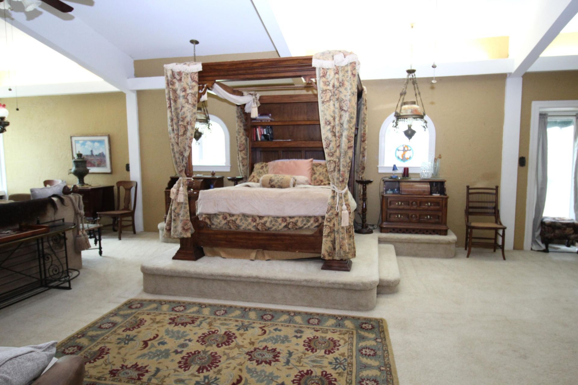 108 Hampton Avenue Photo 10