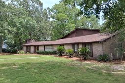108 Hampton Avenue photo 4