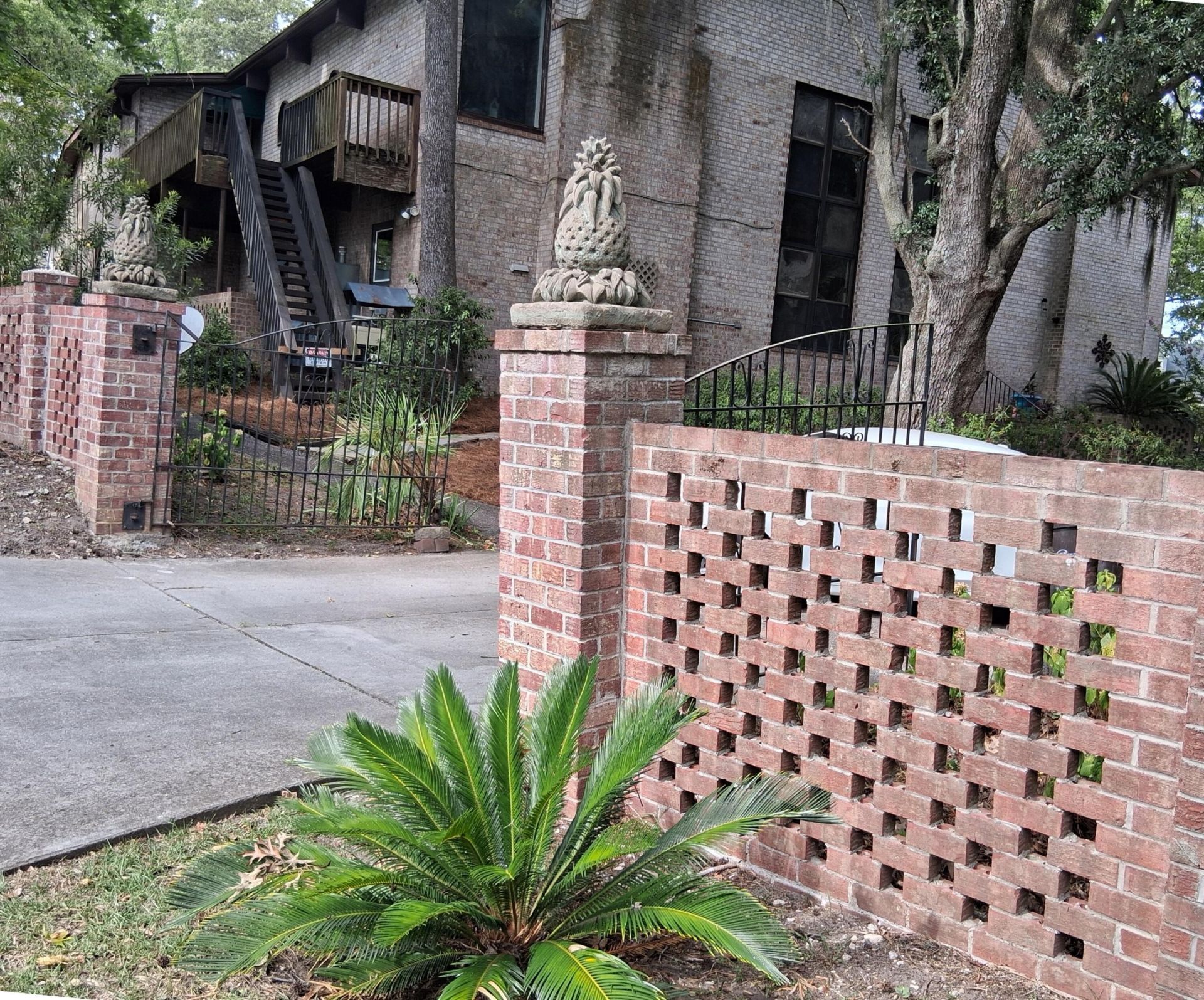 108 Hampton Avenue Photo 29