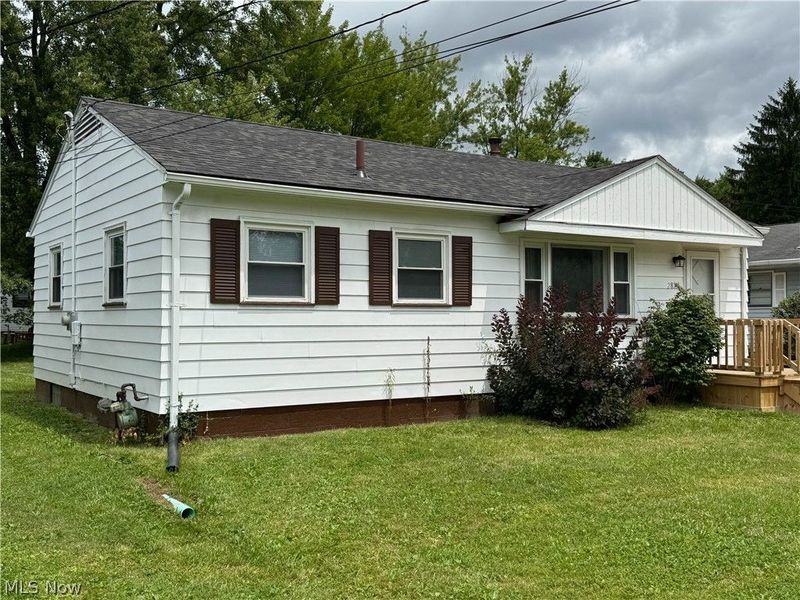 2824 Linda Drive, Warren, OH 44485 Photo 2