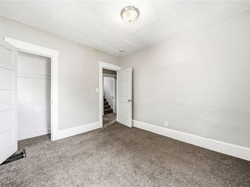 10929 Tacoma Avenue, Cleveland, OH 44108 Photo 14