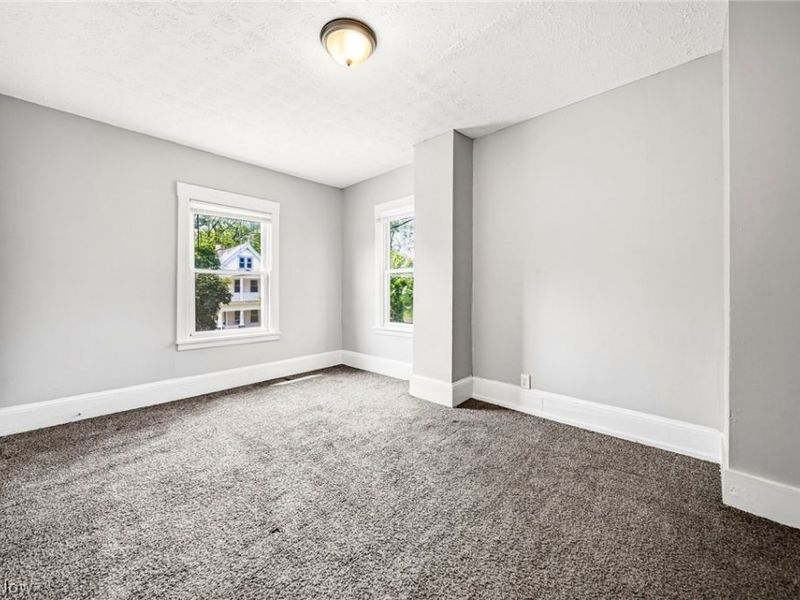 10929 Tacoma Avenue, Cleveland, OH 44108 Photo 15