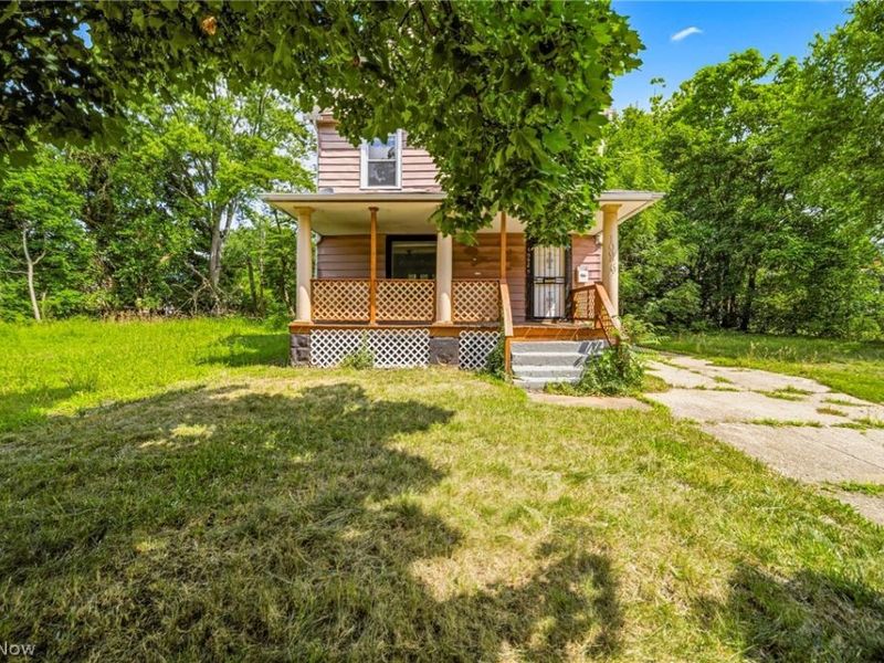 10929 Tacoma Avenue, Cleveland, OH 44108 Photo 2