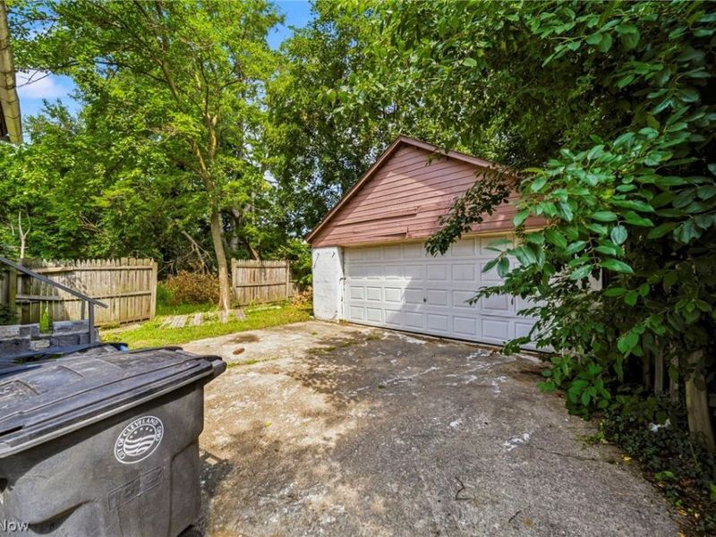 10929 Tacoma Avenue, Cleveland, OH 44108 Photo 4