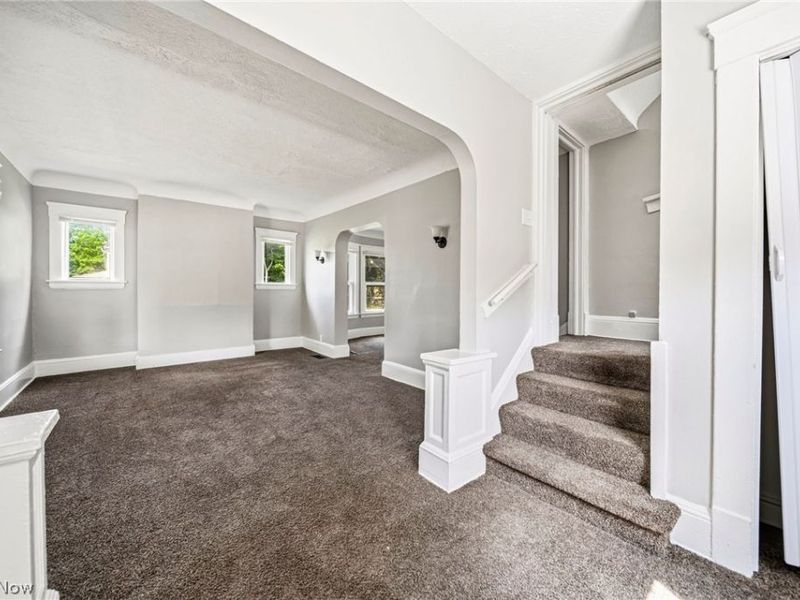 10929 Tacoma Avenue, Cleveland, OH 44108 Photo 5