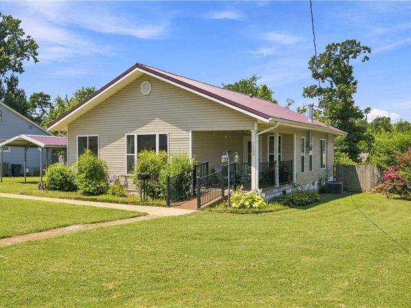 1300 S 9th Street , Rogers, AR 72756