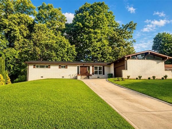 2735 Kings Park Circle , Decatur, GA 30034