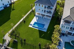 1316 Marina Bay Dr. photo 4