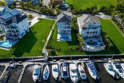 1316 Marina Bay Dr. photo 4