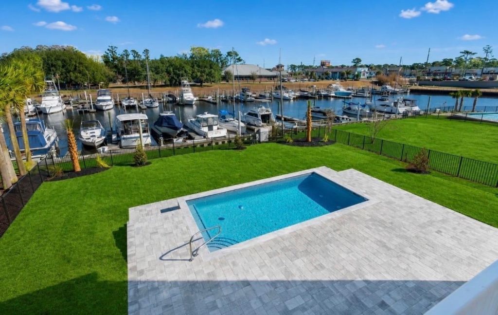 1316 Marina Bay Dr. Photo 6