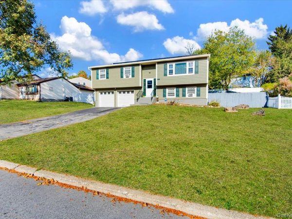 42 Keats Drive , New Windsor, NY 12553