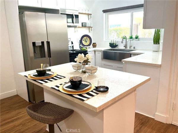 5232 Corteen Place , Unit 7, Valley Village, CA 91607