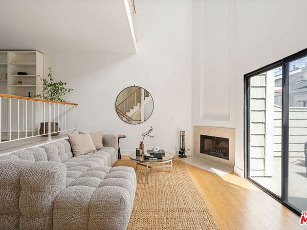 4658 Don Lorenzo Drive, Unit G, Los Angeles, CA 90008