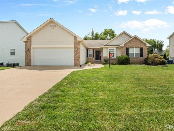 7022 Richmond Drive , Glen Carbon, IL 62034