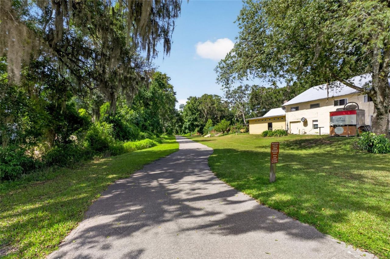 28211 Magnon Drive, Brooksville, FL 34601 Photo