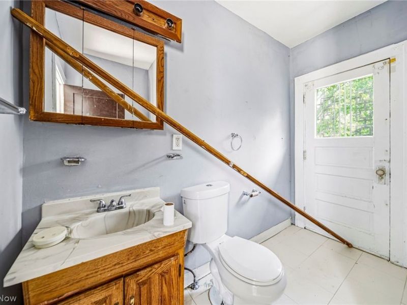 1735 Clarkstone Road, Cleveland, OH 44112 Photo 12