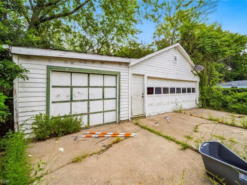 1735 Clarkstone Road, Cleveland, OH 44112 Photo 3