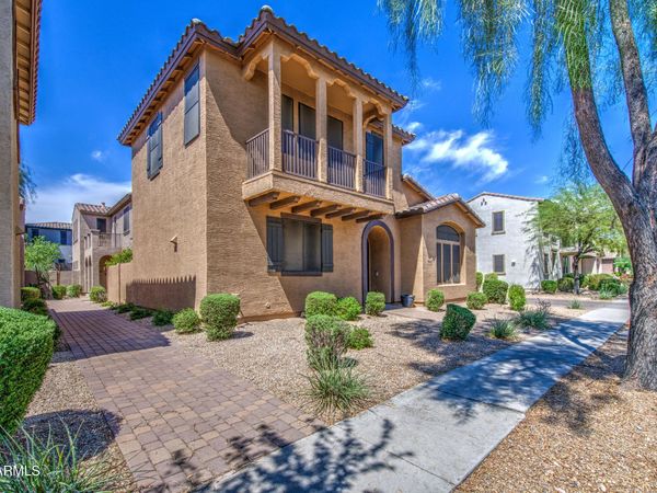 2404 W DUSTY WREN Drive, Phoenix, AZ 85085