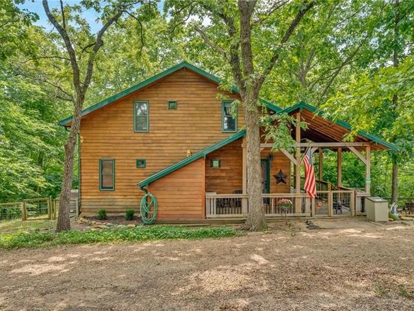 5279 Saratoga Drive, McLouth, KS 66054