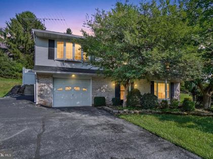 127 STRASSBURG CIRCLE Shrewsbury, PA 17361