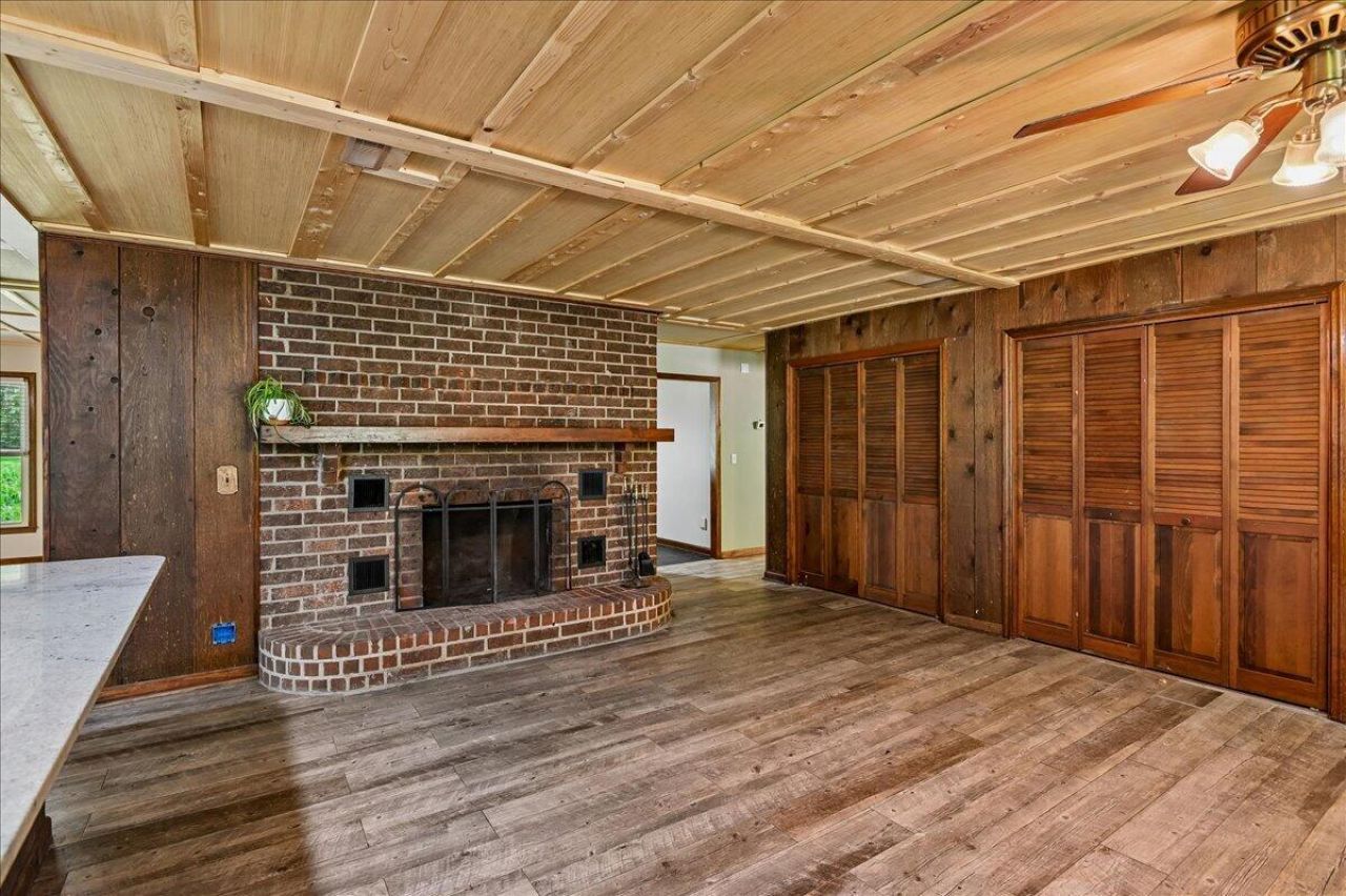 148 Claussen Street Photo 18