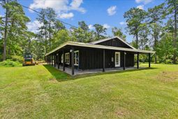 148 Claussen Street photo 4