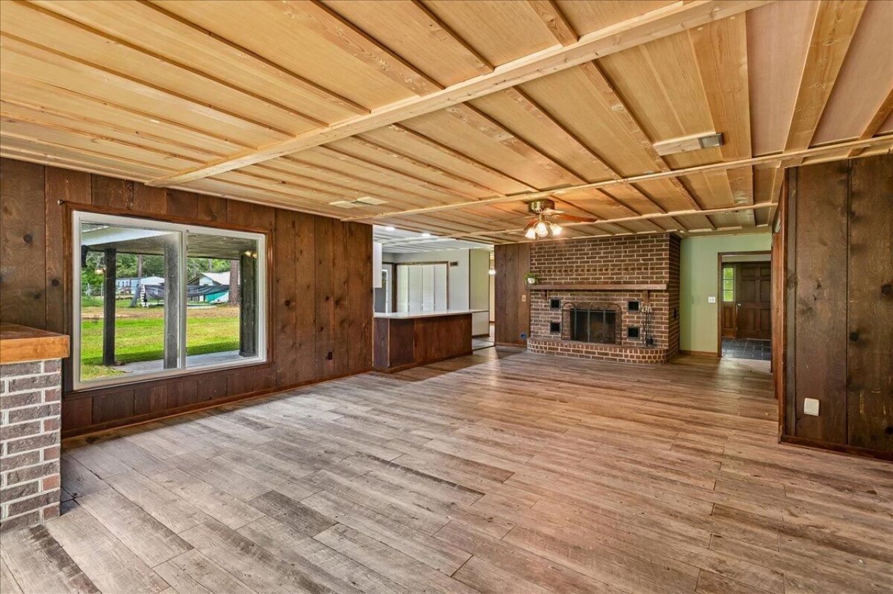 148 Claussen Street Photo 21