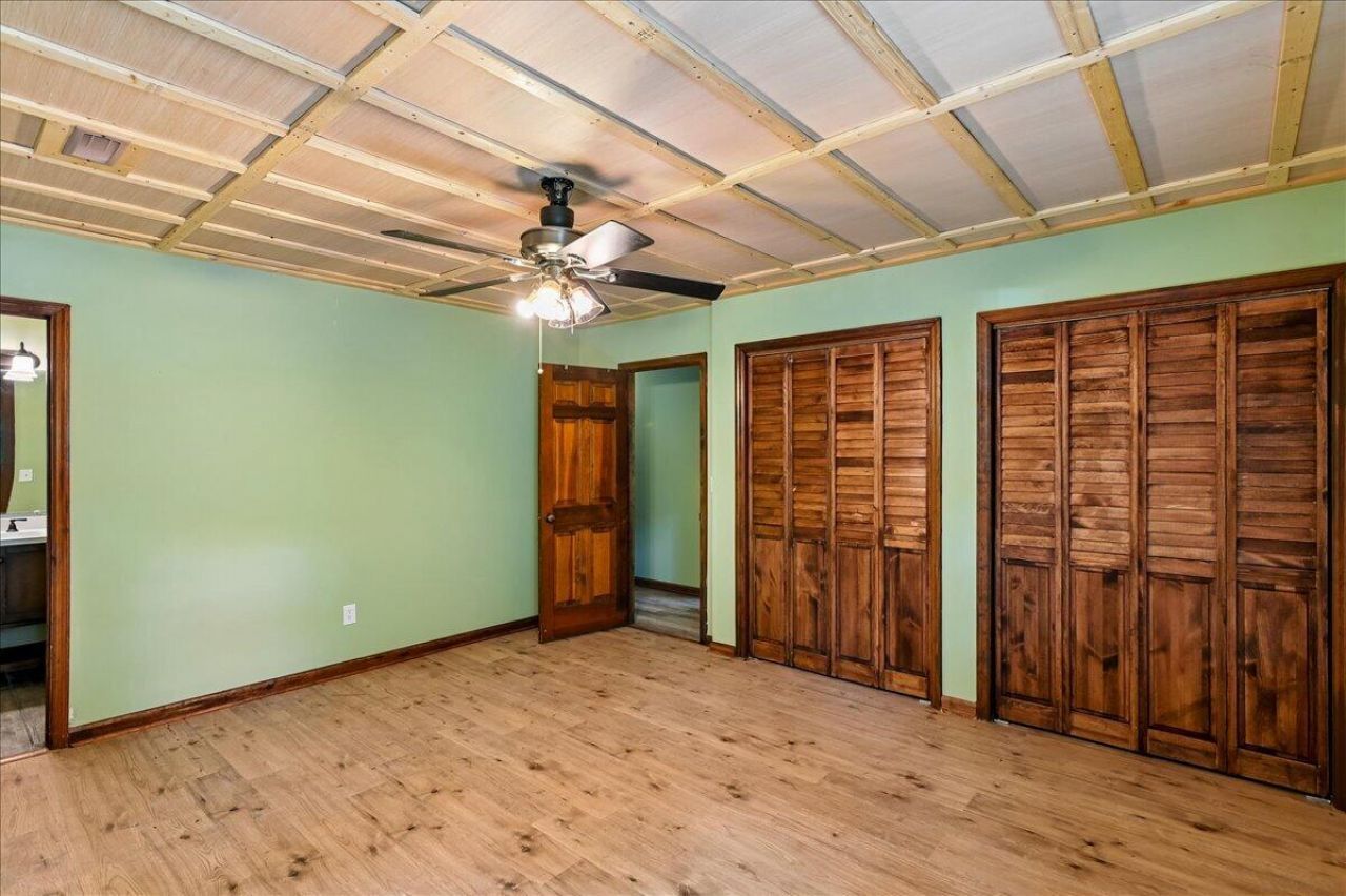 148 Claussen Street Photo 24