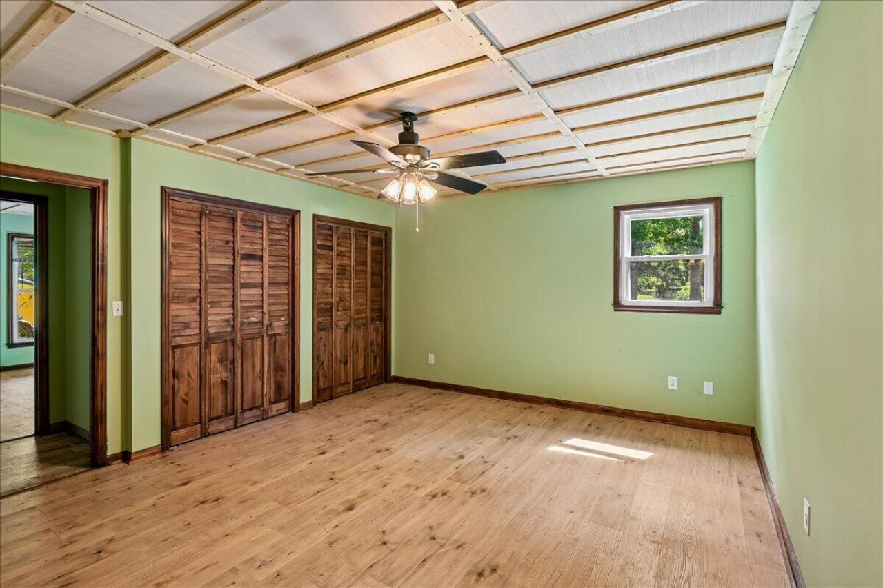 148 Claussen Street Photo 25