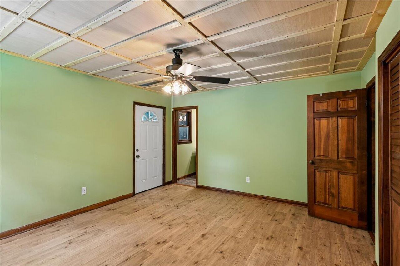 148 Claussen Street Photo 26