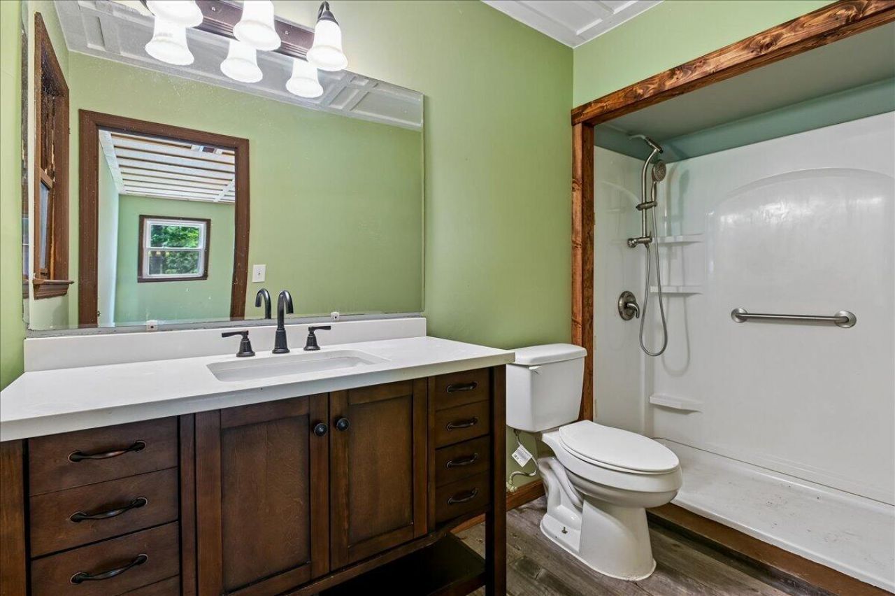 148 Claussen Street Photo 27