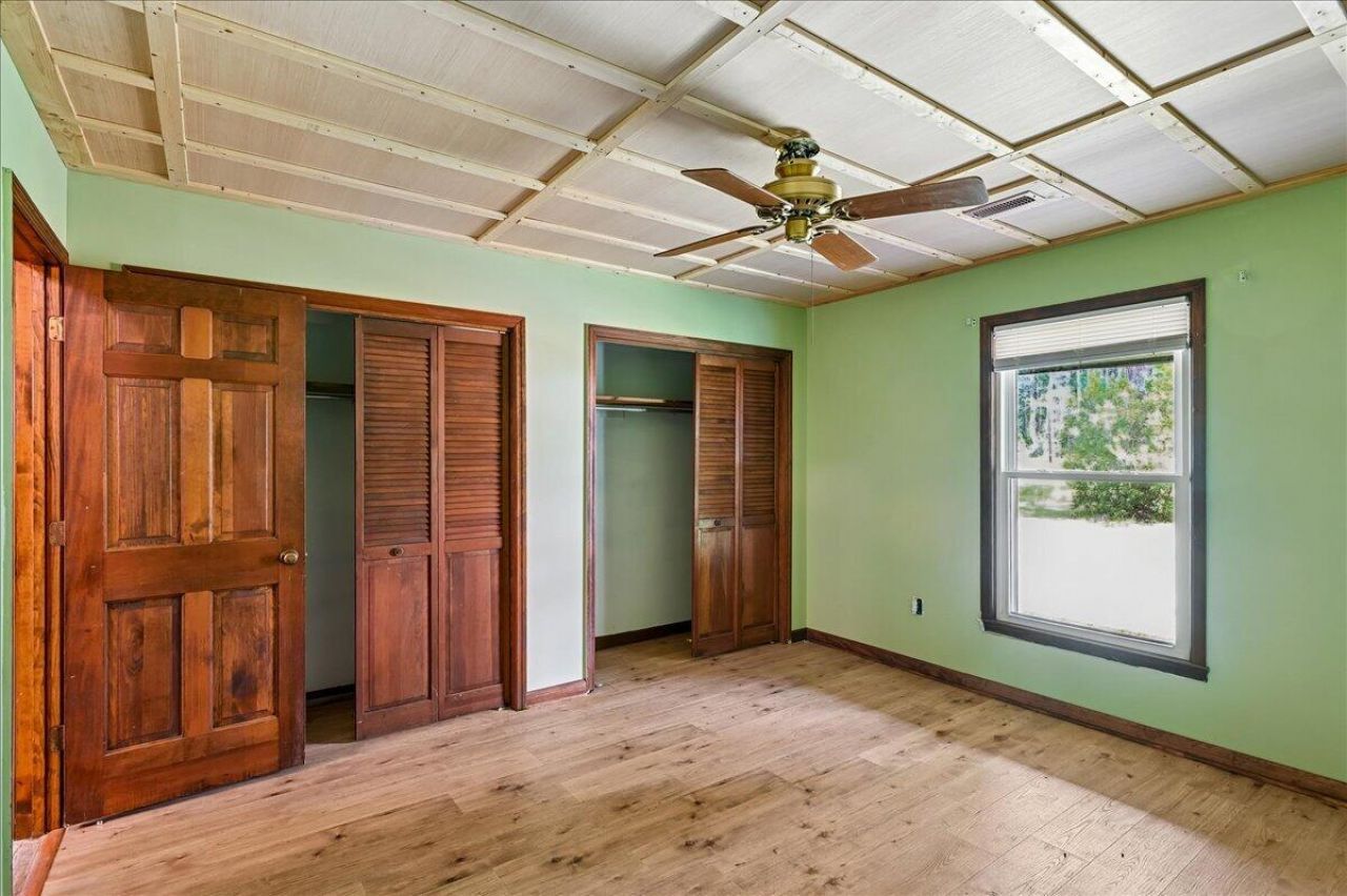 148 Claussen Street Photo 32