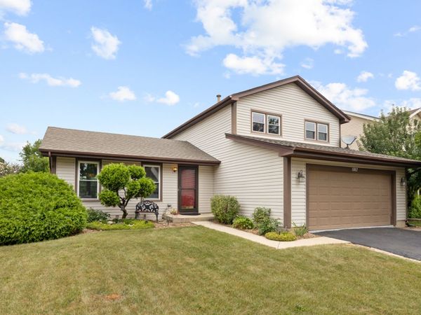 1842 Hawk Lane , Elk Grove Village, IL 60007