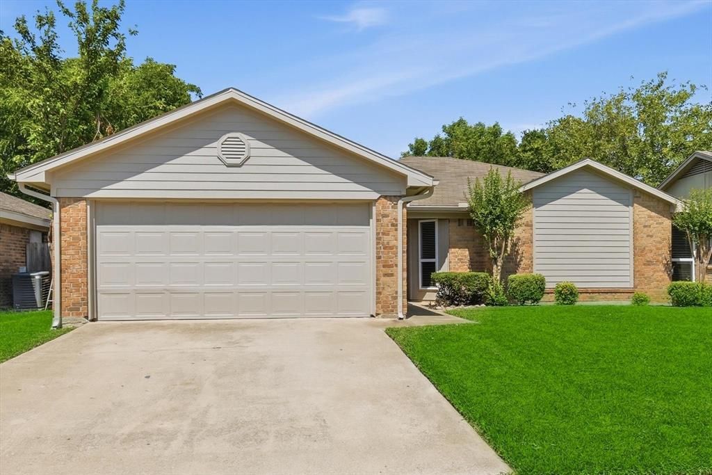 7913 Pebblebrook Drive, Watauga, TX 76148 Main Photo