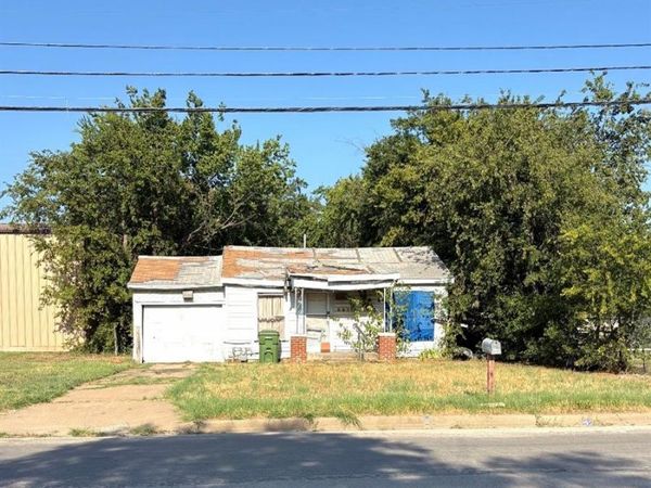 807 SE 6th Avenue , Mineral Wells, TX 76067
