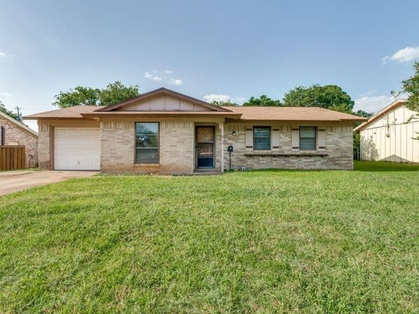 612 Glenn Drive, Euless, TX 76039