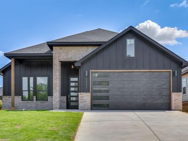 5225 Humbert Avenue , Fort Worth, TX 76107