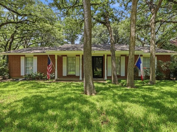 3702 Hastings Drive, Arlington, TX 76013