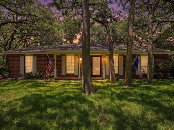 3702 Hastings Drive, Arlington, TX 76013