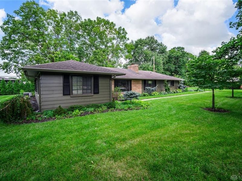 5693 Paddington Road, Washington Township, OH 45459 Photo 2