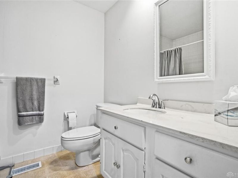 5693 Paddington Road, Washington Township, OH 45459 Photo 27