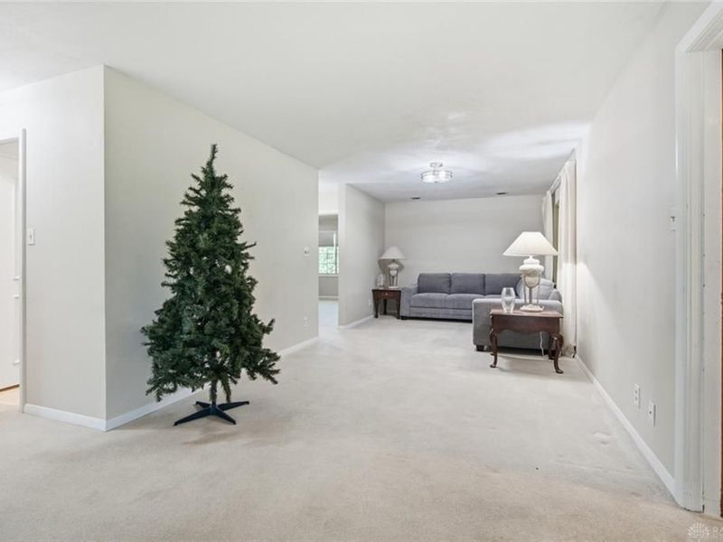 5693 Paddington Road, Washington Township, OH 45459 Photo 9