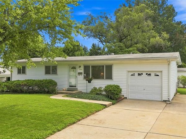 1560 Starling Drive , Florissant, MO 63031