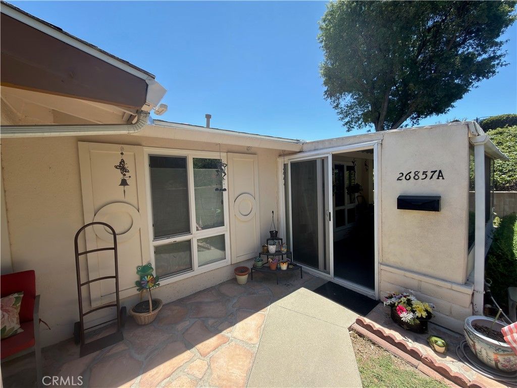 26857 Avenue Of The Oaks, Unit A, Newhall, CA 91321 Main Photo