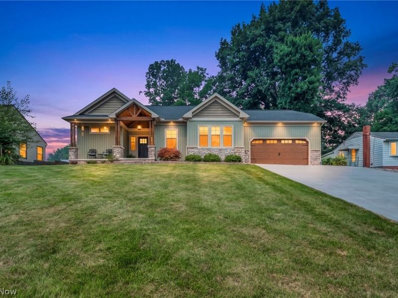 364 31st Street SW, Barberton, OH 44203 Photo 2