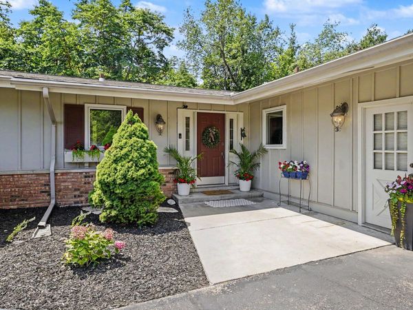 4414 Tanglewood Trail, St. Joseph, MI 49085